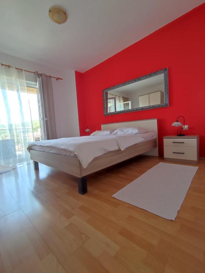 Apartments Laus Zavalatica Exterior photo