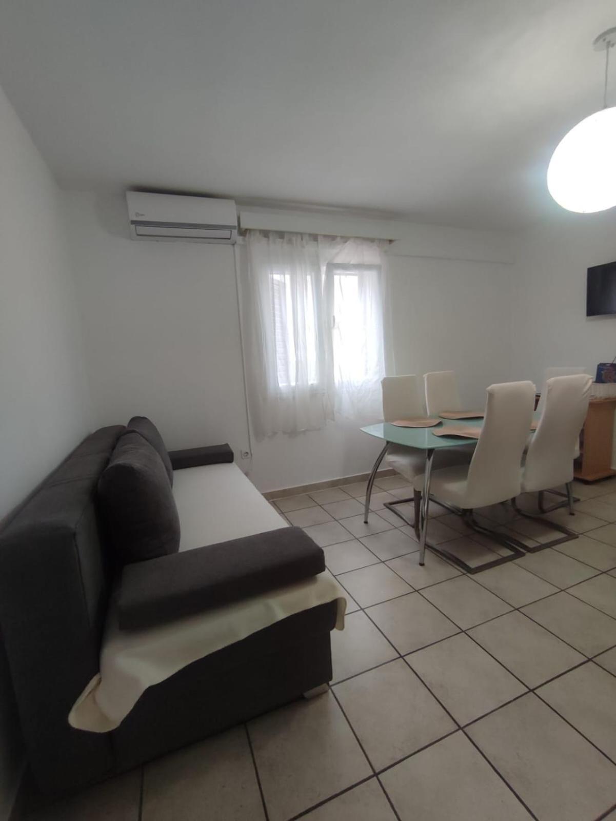 Apartments Laus Zavalatica Exterior photo